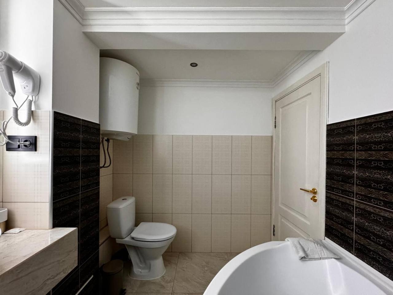 Deribasivska 10 Luxury Apartment Odesa Exterior foto